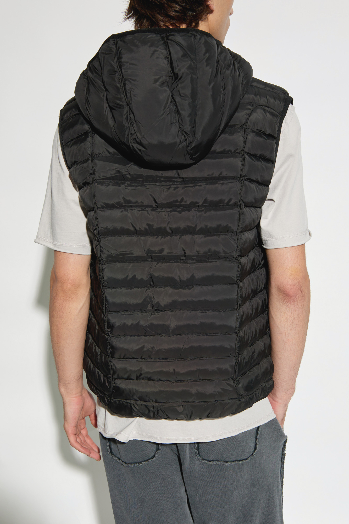 国内で当店のみ RELABEL - Detachable Snap-Hooded Vest 国内で当店のみ RELABEL - Detachable Snap-Hooded Vest